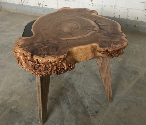 Кофейный столик из слэба карагача